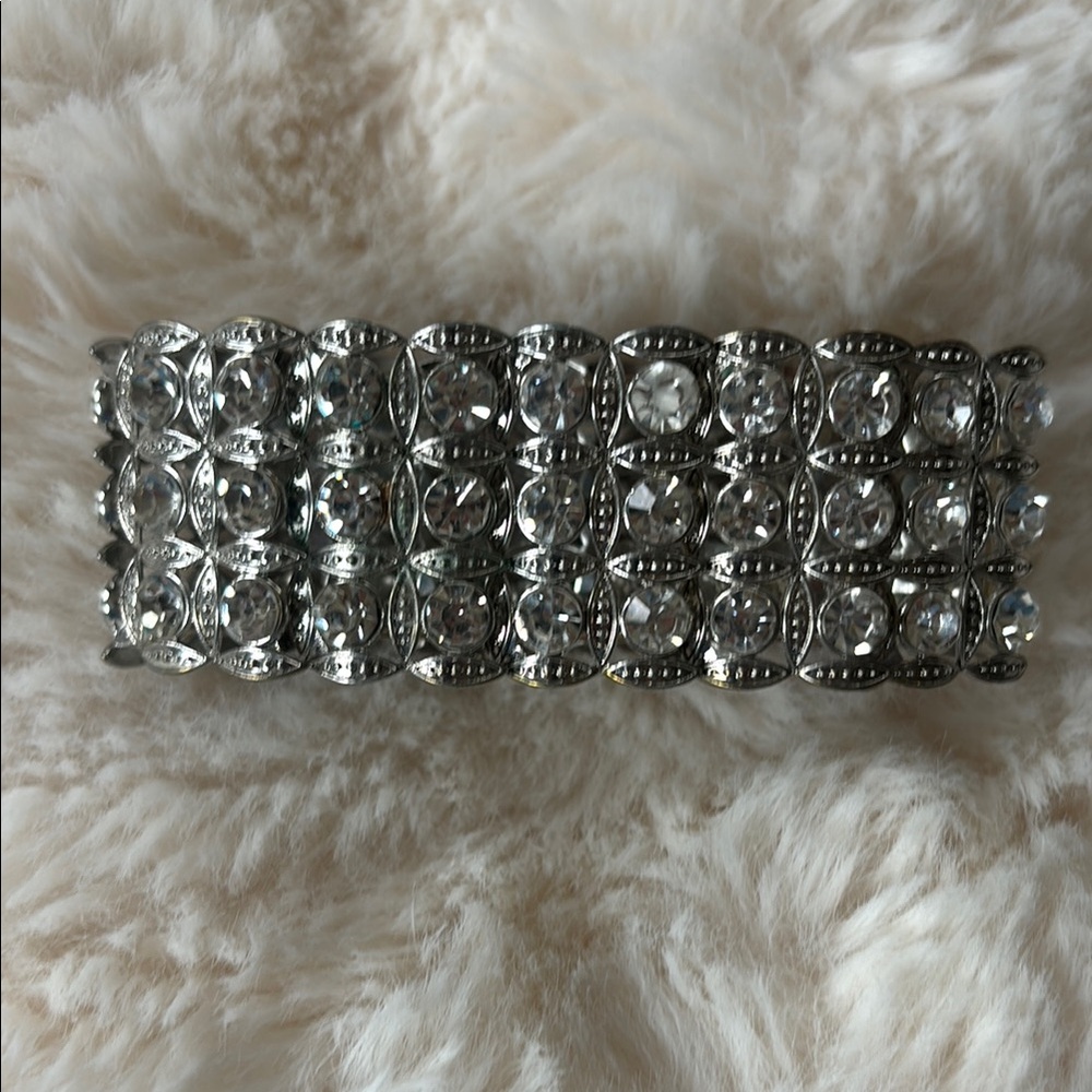 Women’s Silver Stretch Crystal Bracelet NEW